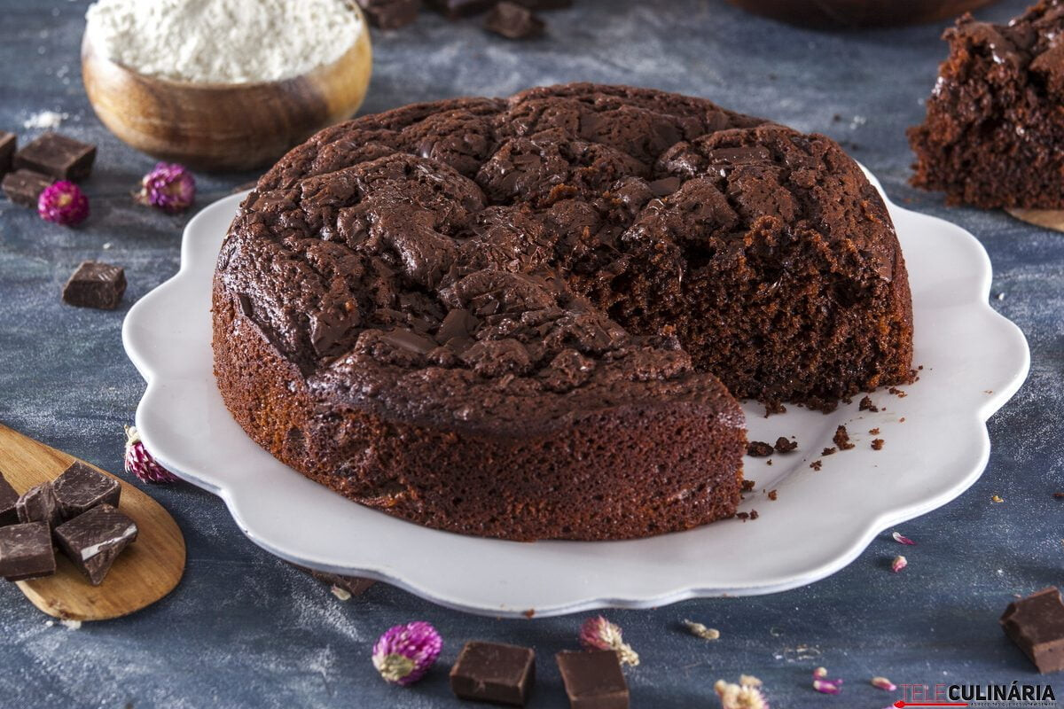 Bolo molhado de chocolate