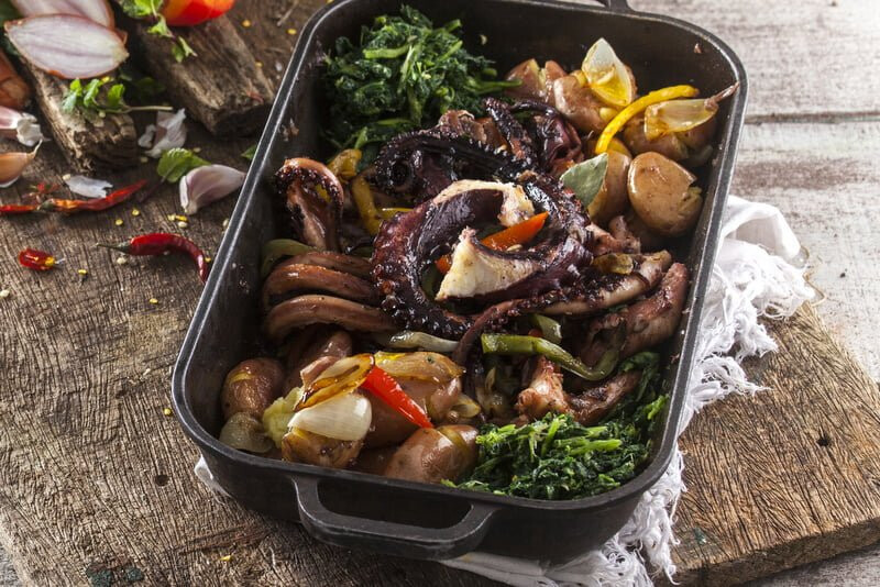 Polvo à lagareiro com vinho tinto