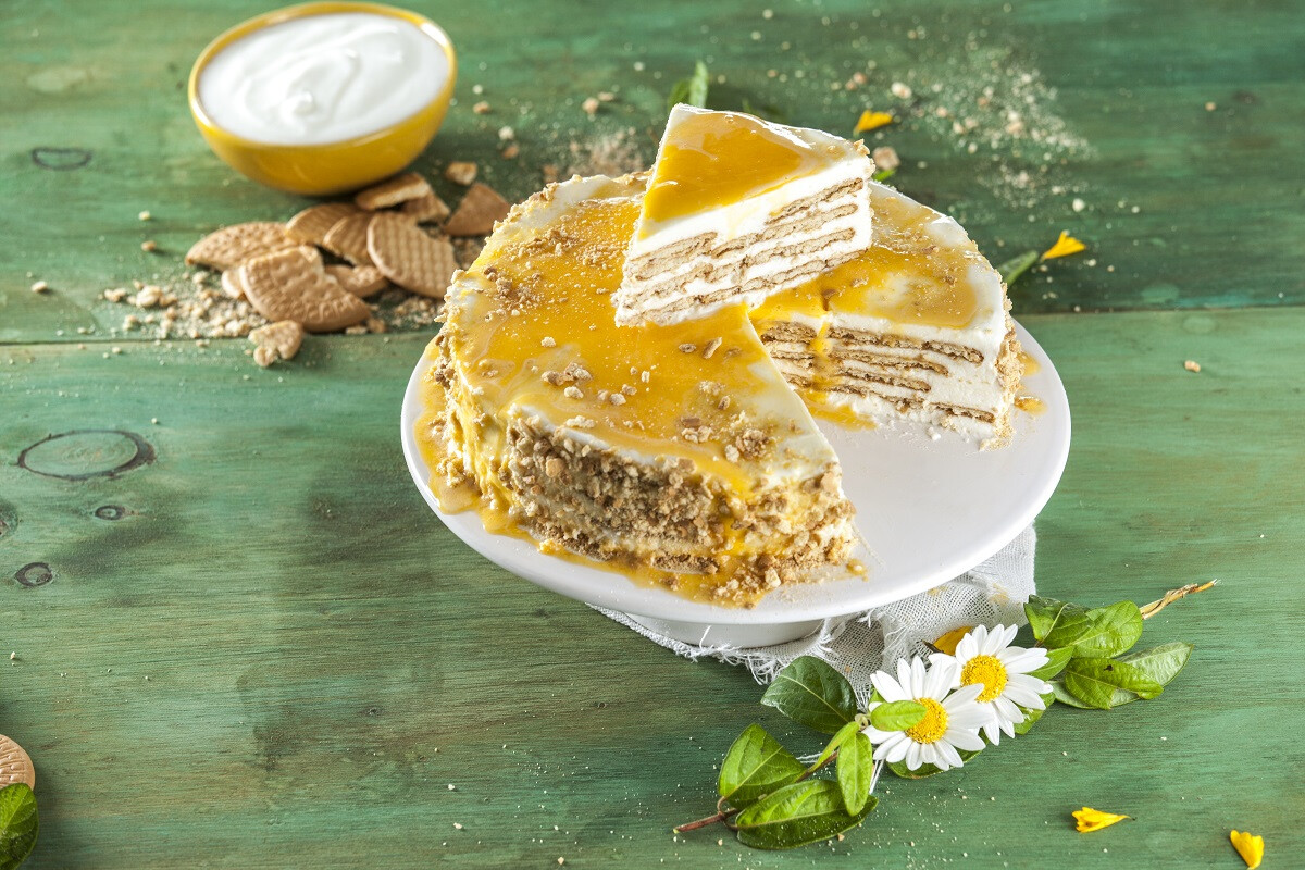 Semifrio de bolacha com iogurte