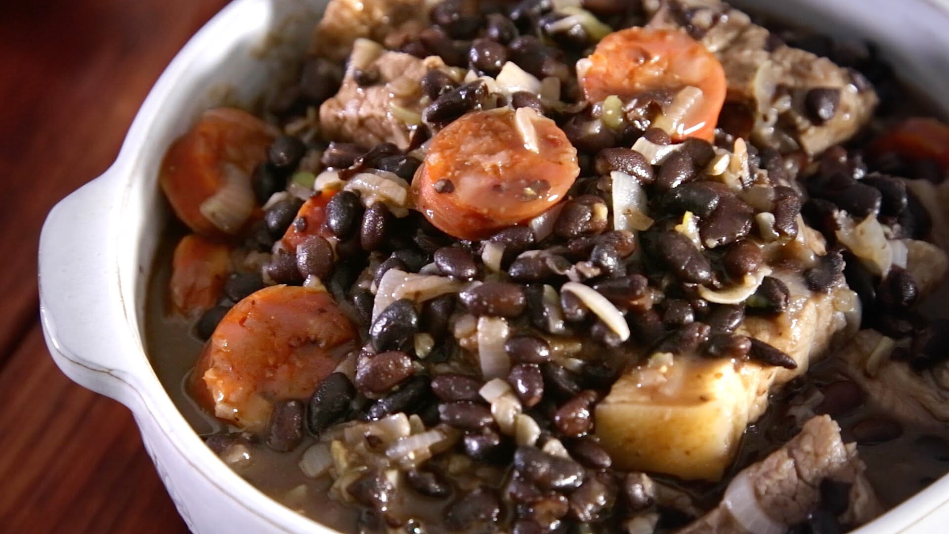 Feijoada à brasileira