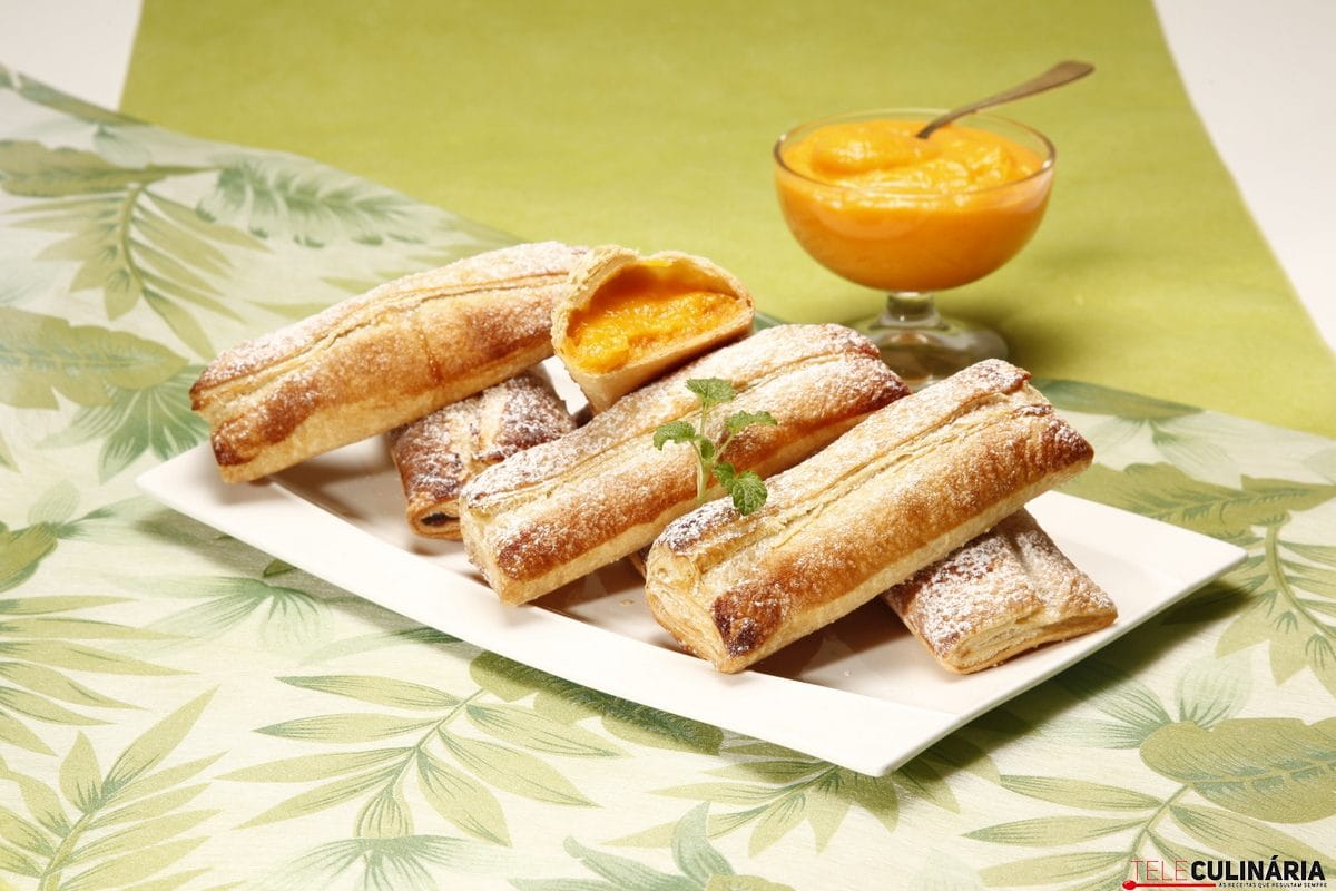 folhados de doce de ovos com gila