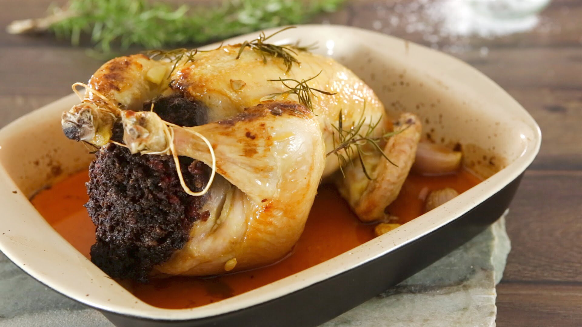 Frango recheado com enchidos