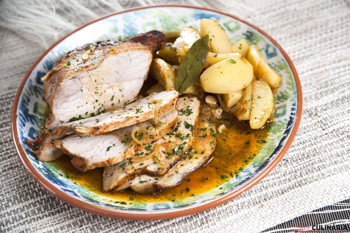 Pá de porco assada à padeiro