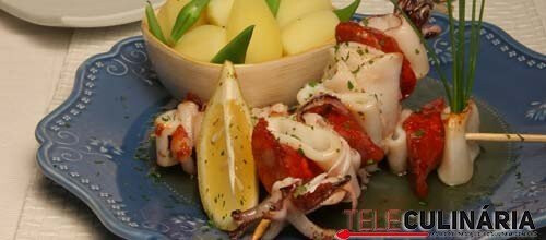 Espetadas de lulas com chouriço