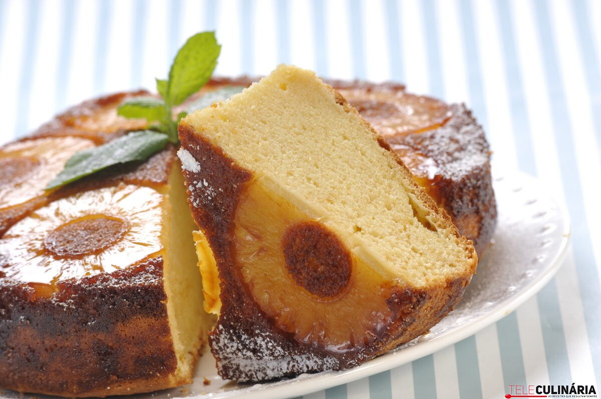 Bolo de ananás