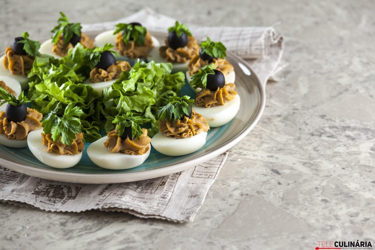 Ovos recheados à portuguesa