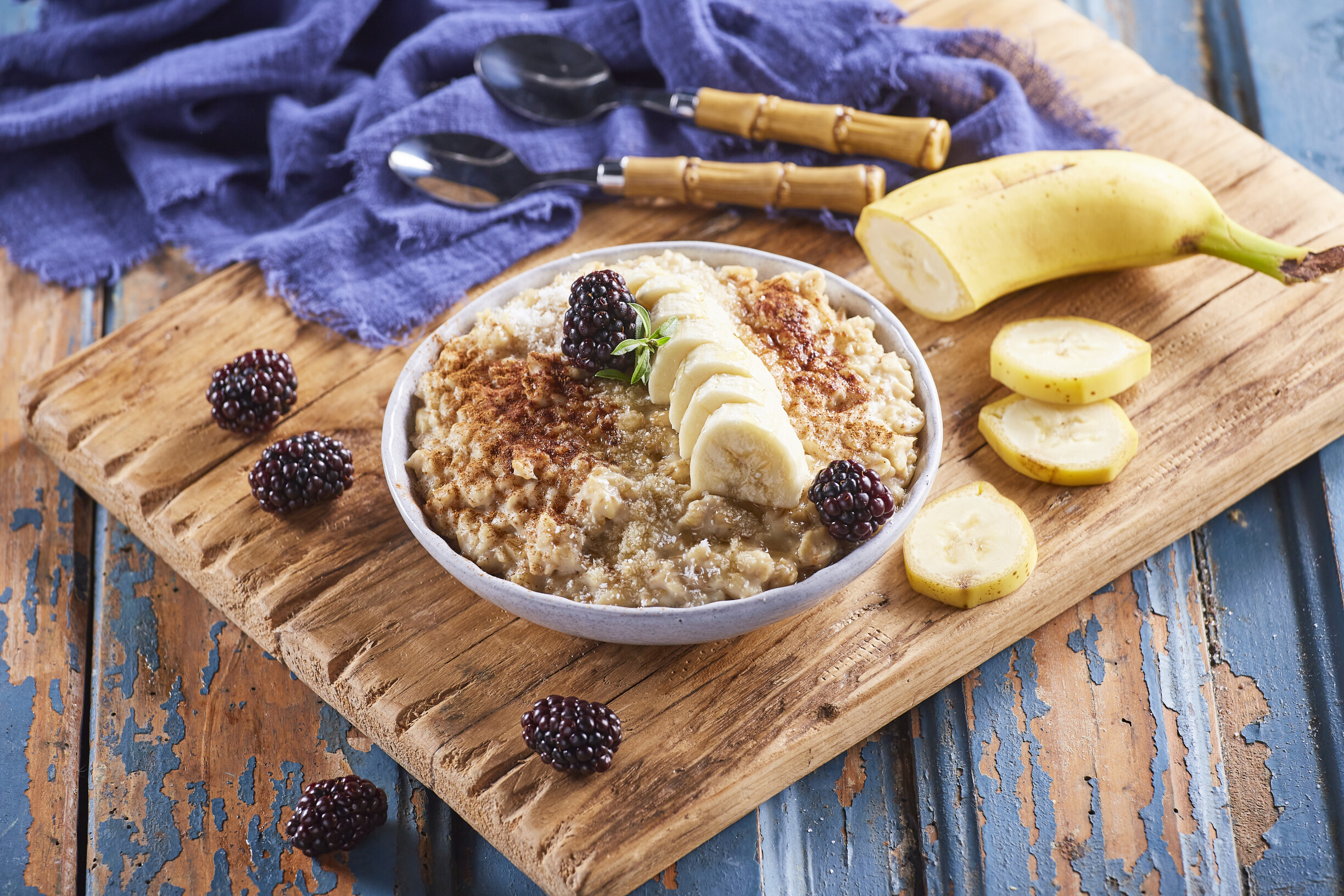 Papas de aveia com coco e fruta