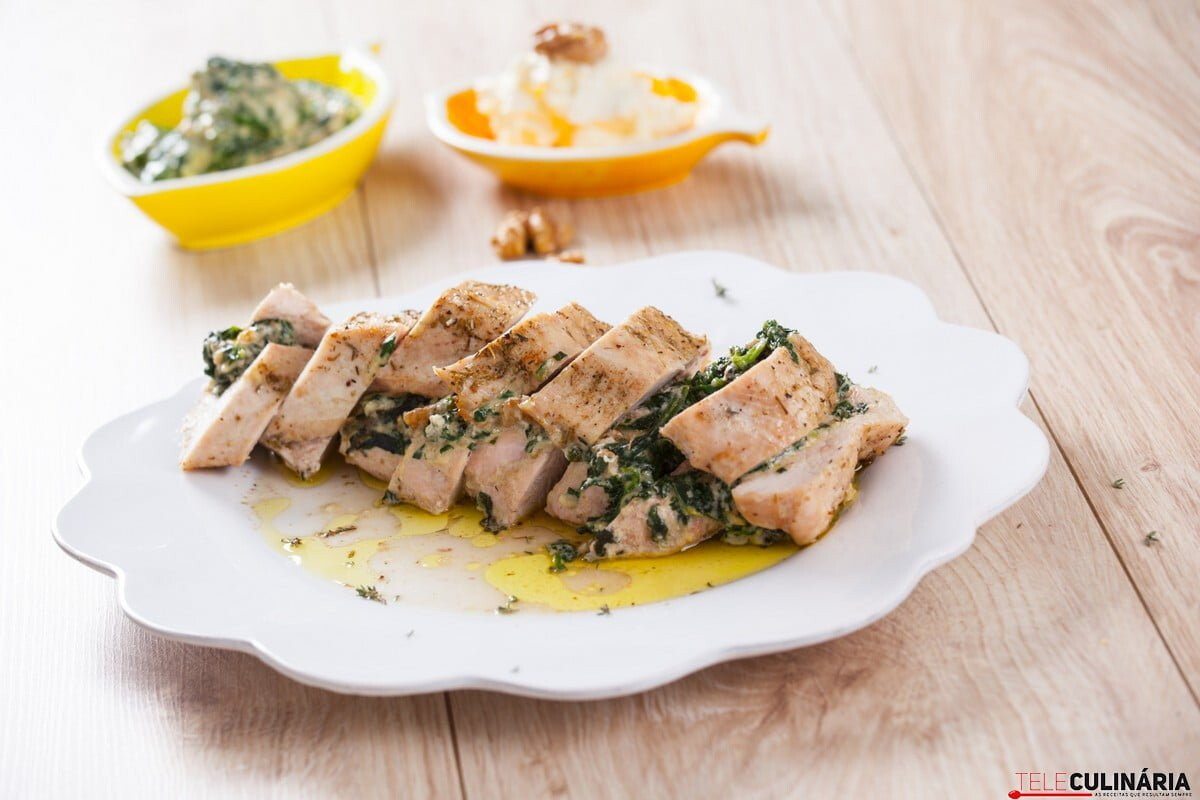 Peito de peru recheado