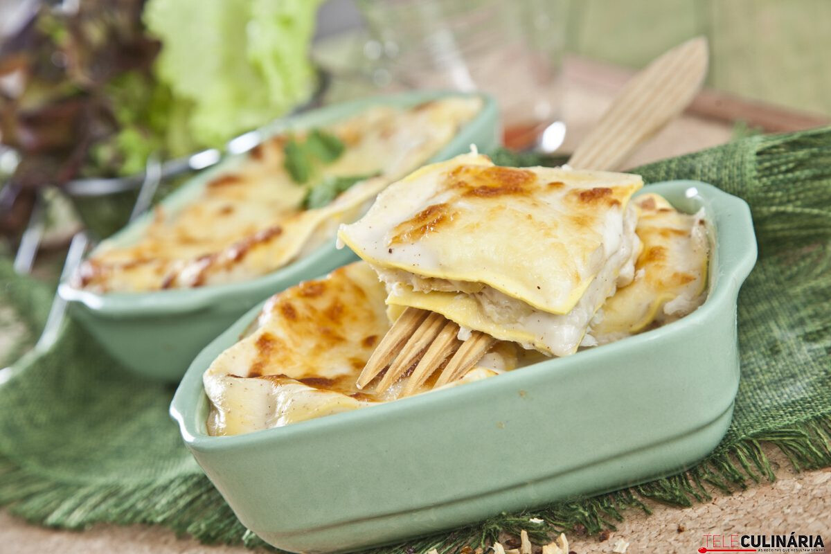 Lasanha de pescada com alho-francês