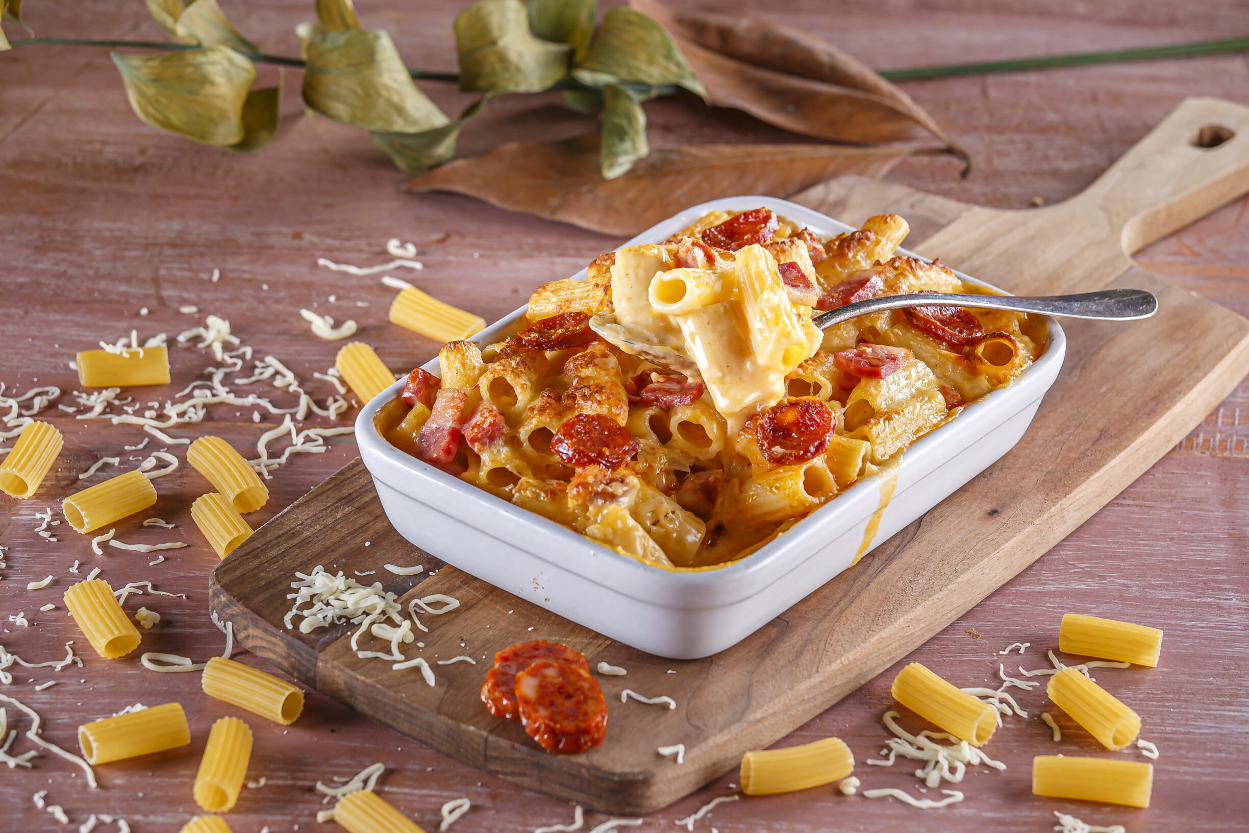 Macarrão com bacon e chouriço