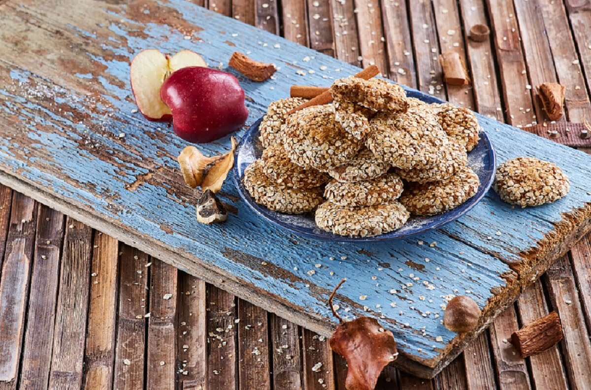 Bolachas de aveia, maçã e canela