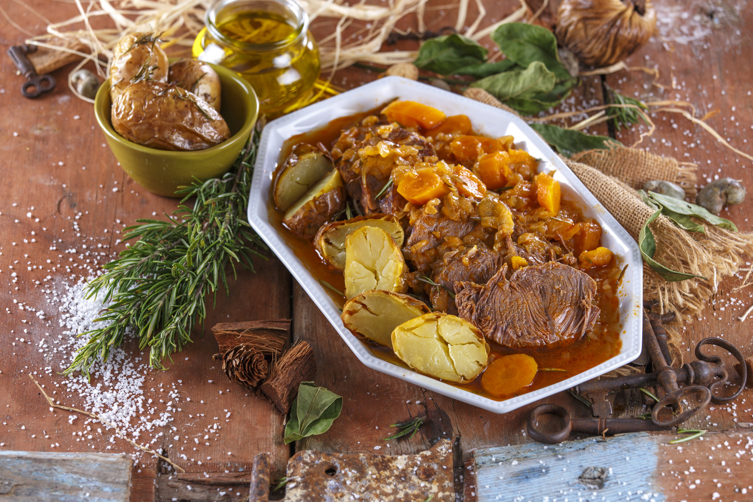 Carne de vaca estufada com cenouras