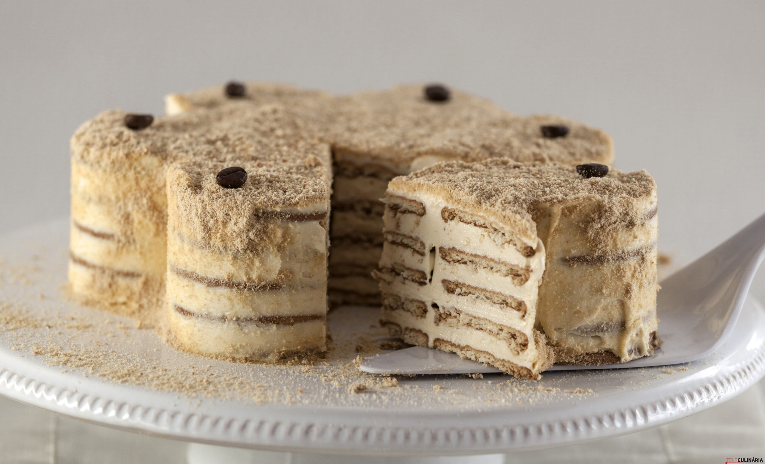 Receita de Bolo de Bolacha clássico | TeleCulinária