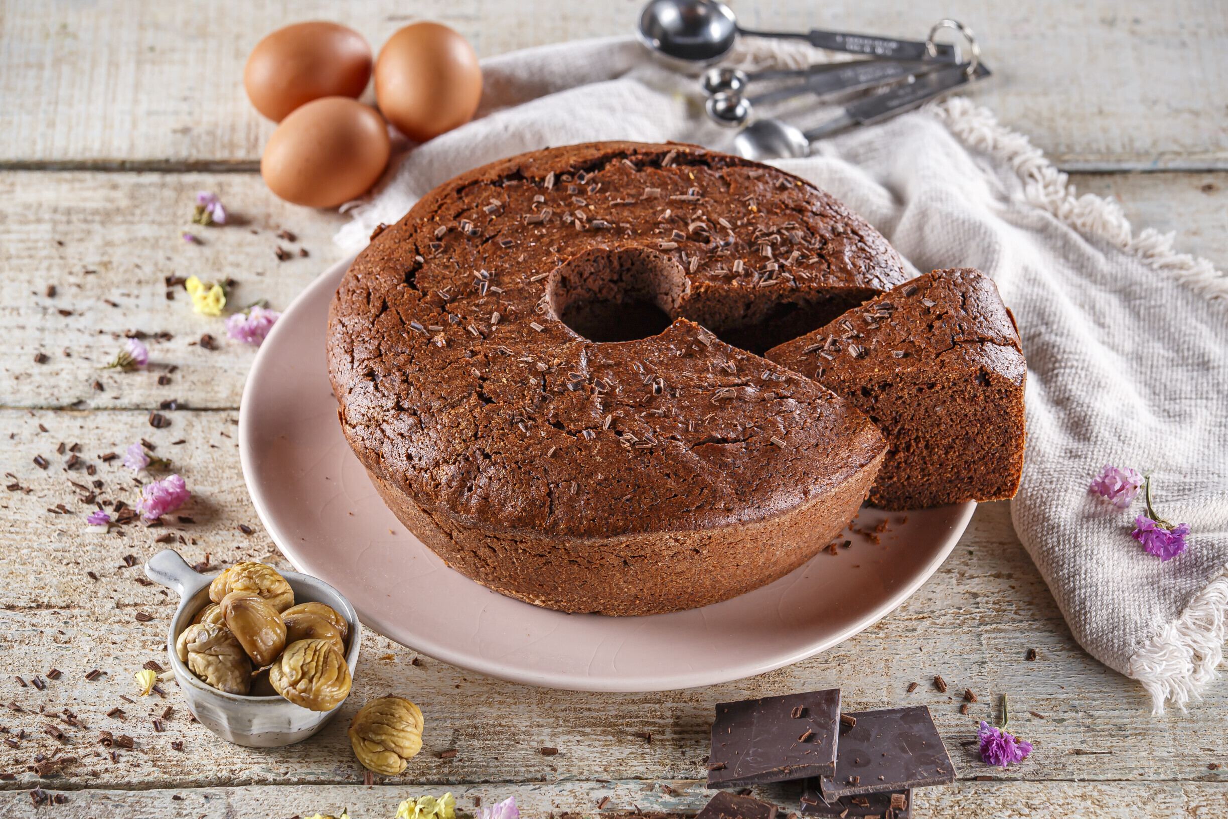 Bolo de chocolate com castanhas