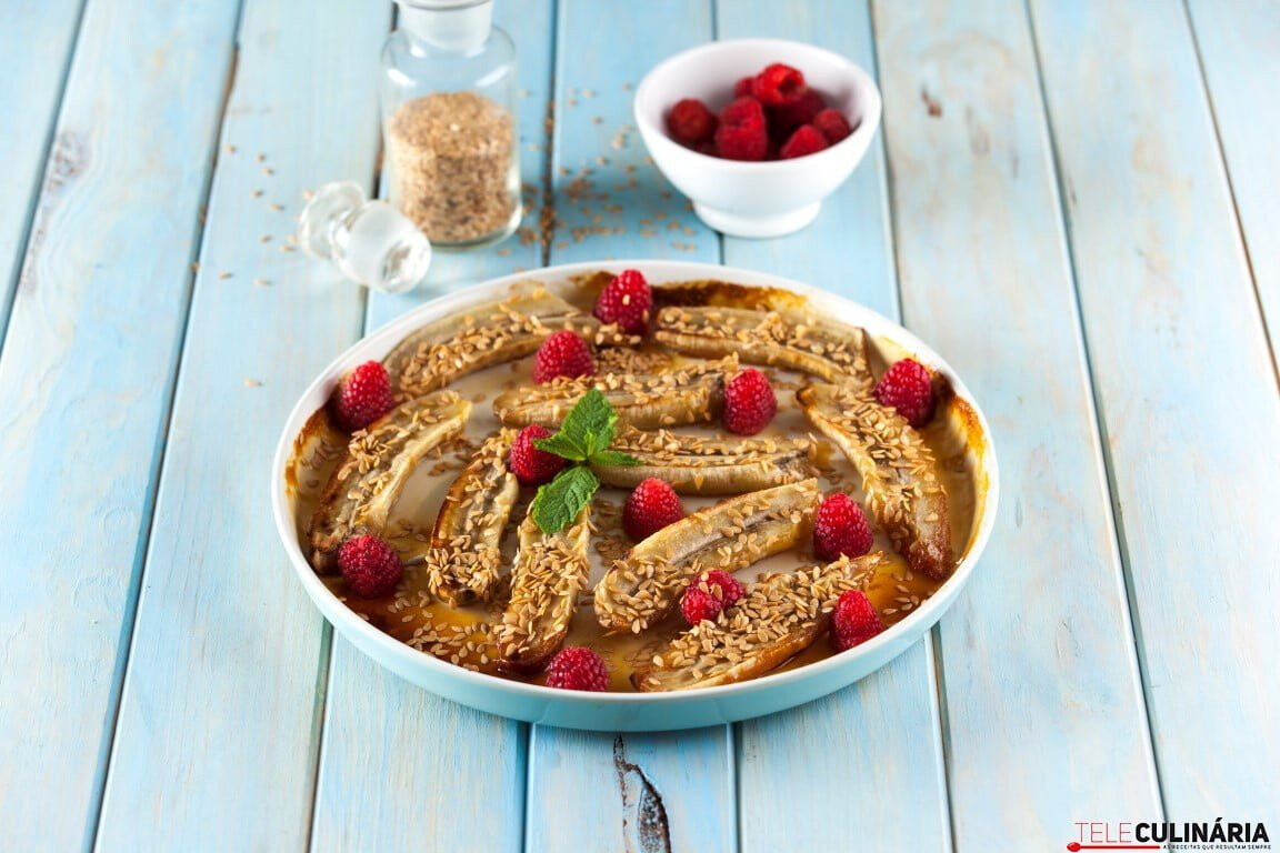 Banana assada com linhaça
