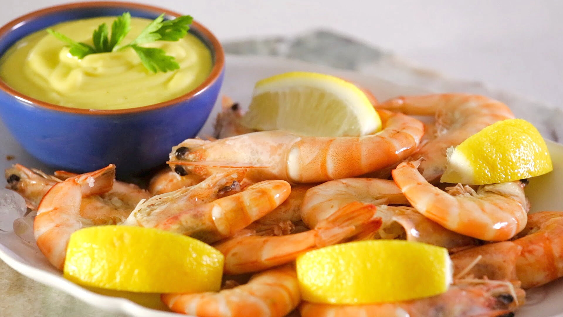 Boiled shrimp with mayonnaise