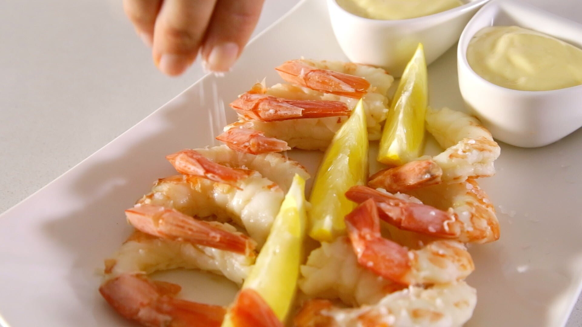 Camarão cozido com molho de maionese