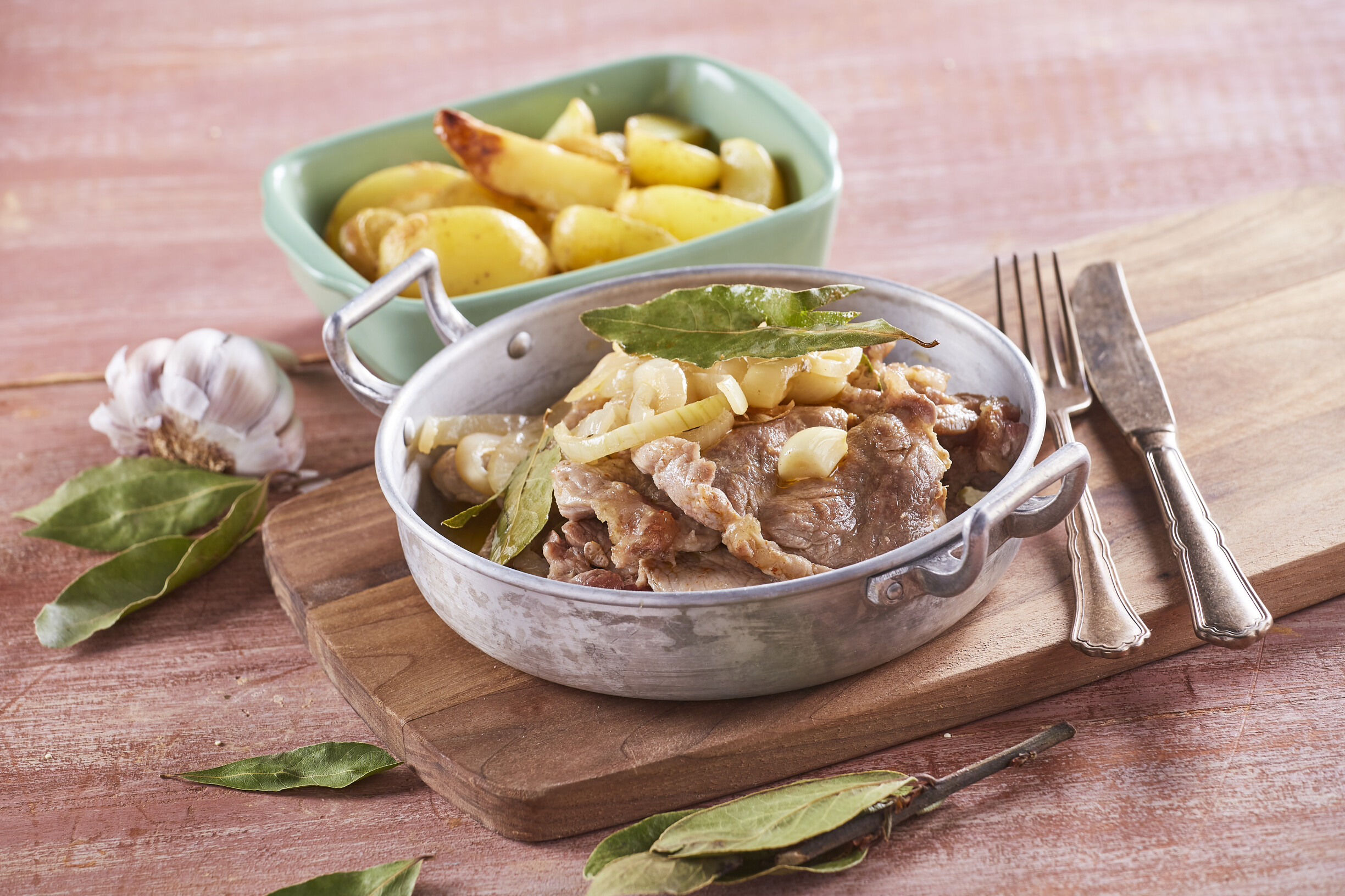 Febras com batatas assadas