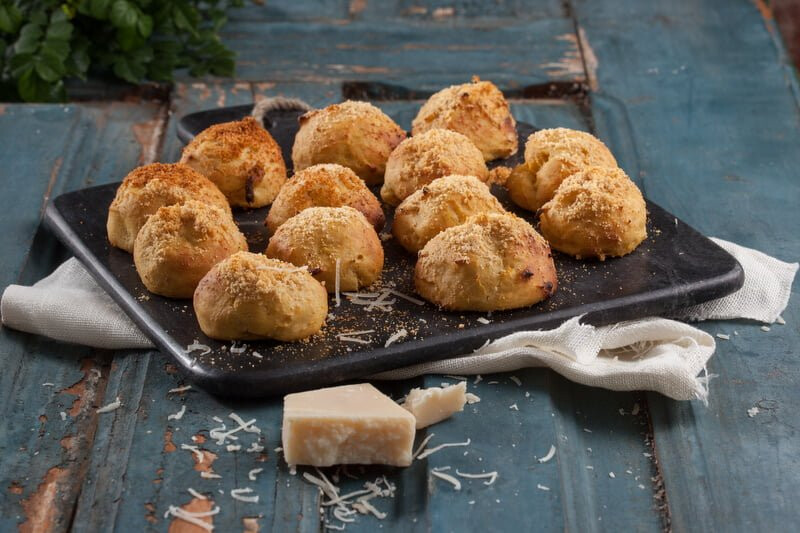 Bolinhas de batata-doce com gengibre e parmesão