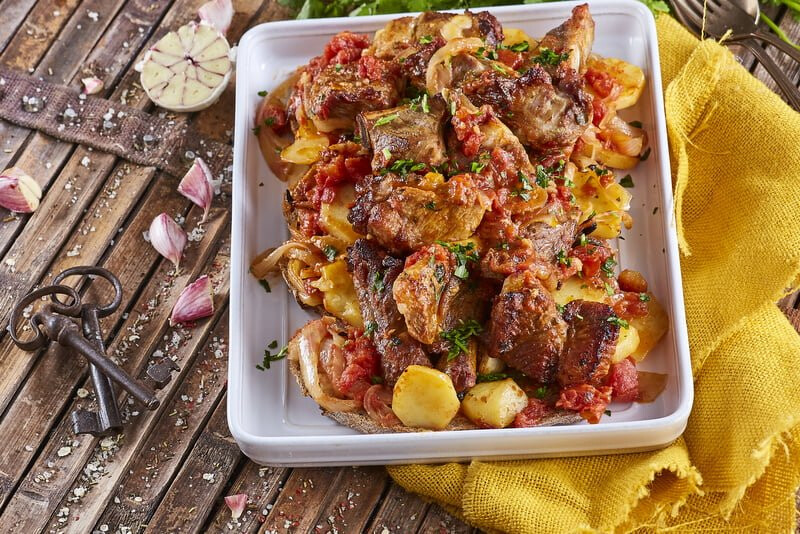 Entrecosto assado com cebolada