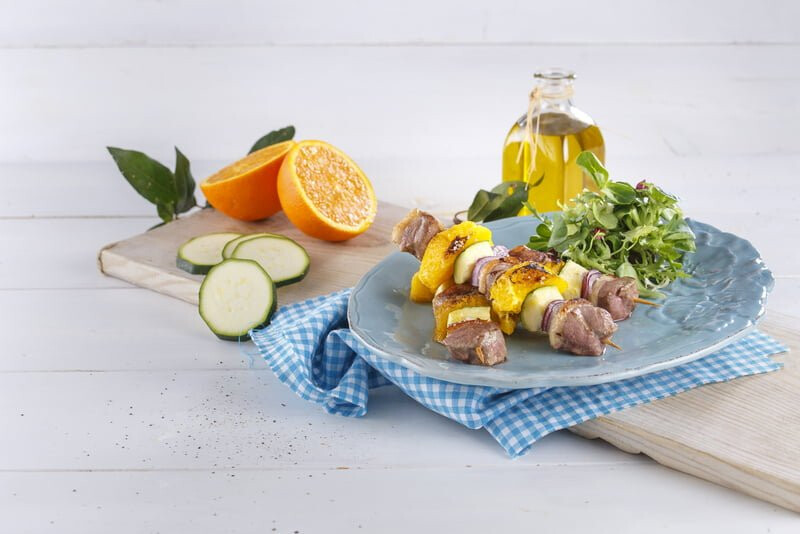 Espetadas de pato com salada