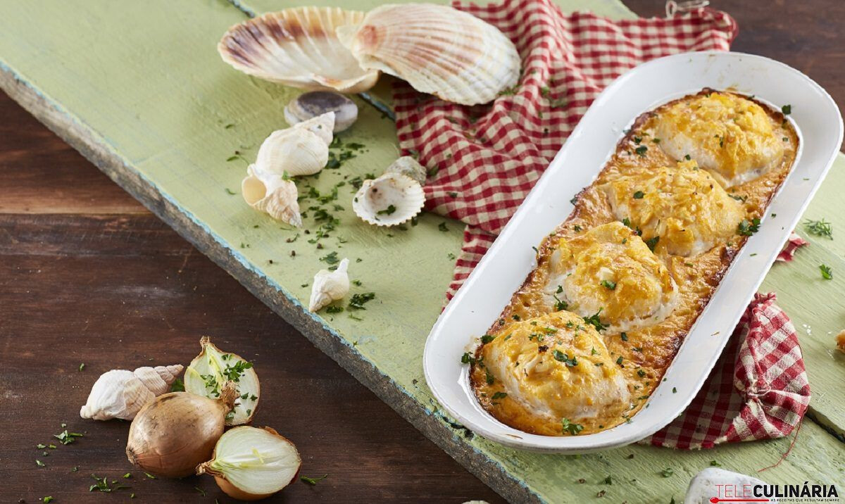 Pescada no forno com creme de marisco