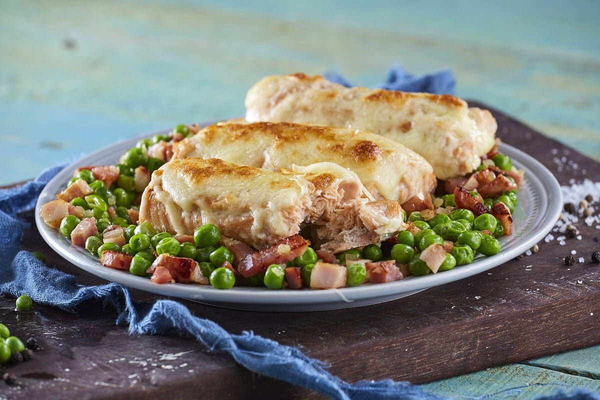 Salmão com ervilhas e bacon