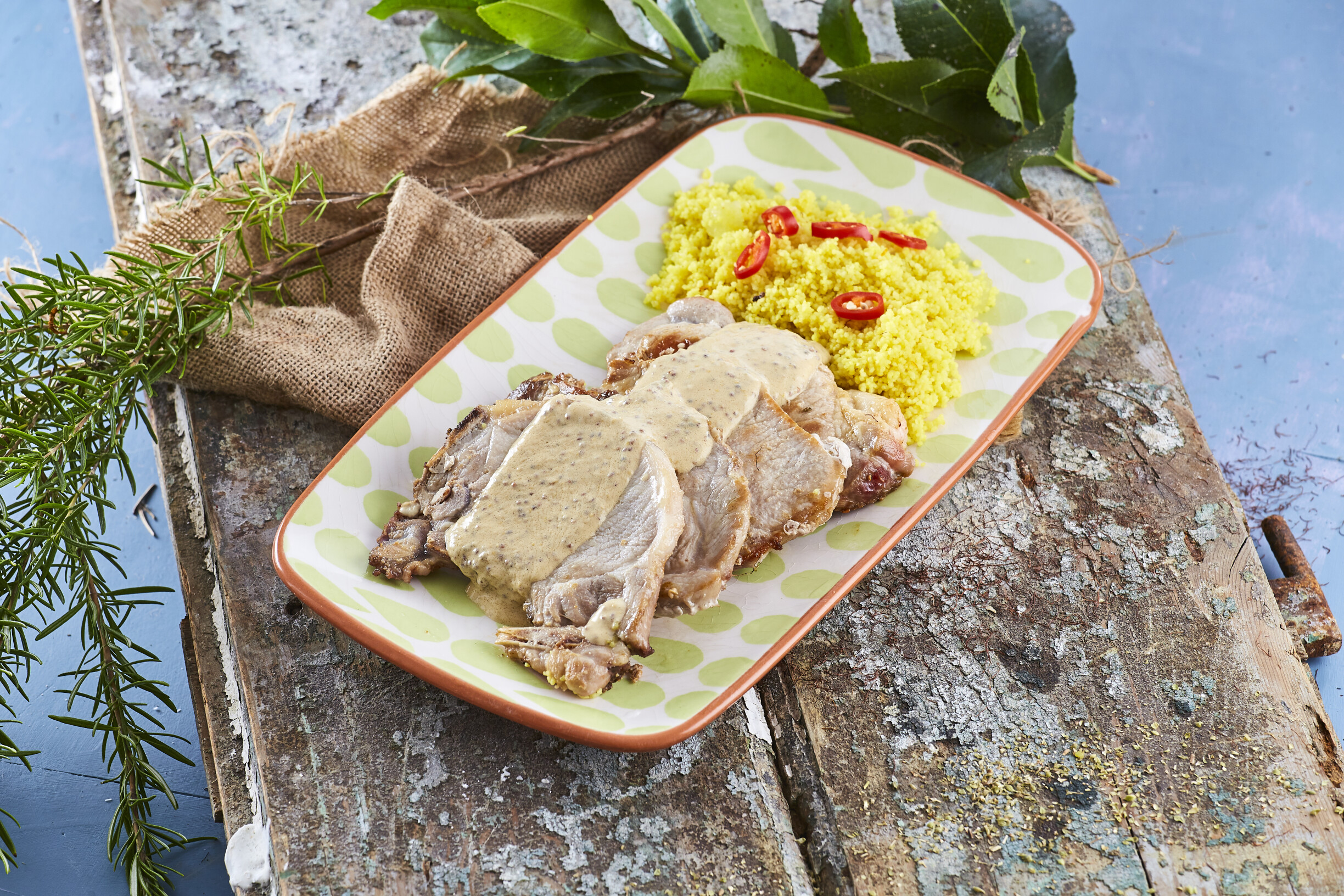 Costeletas de porco com mostarda