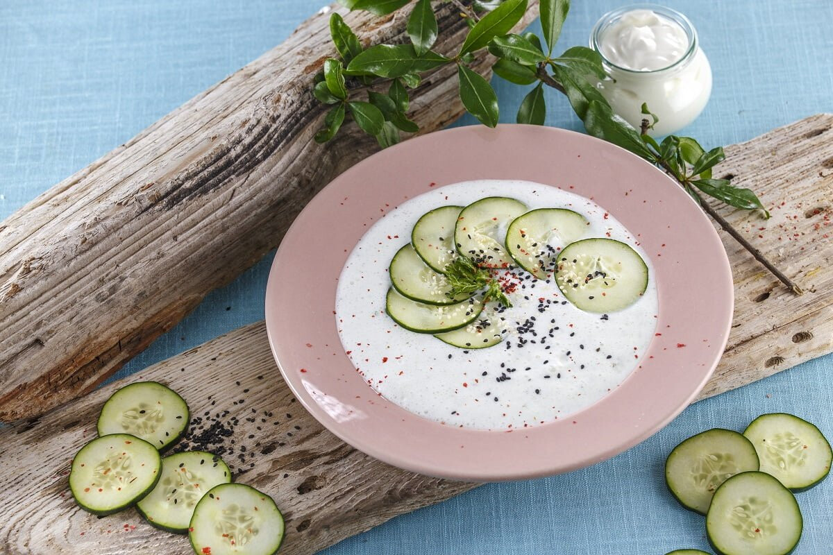 Sopa de pepino e iogurte