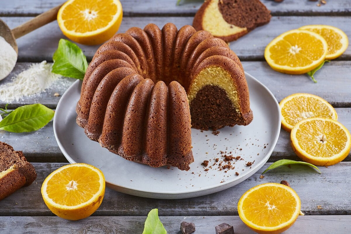 Bundt de laranja e chocolate