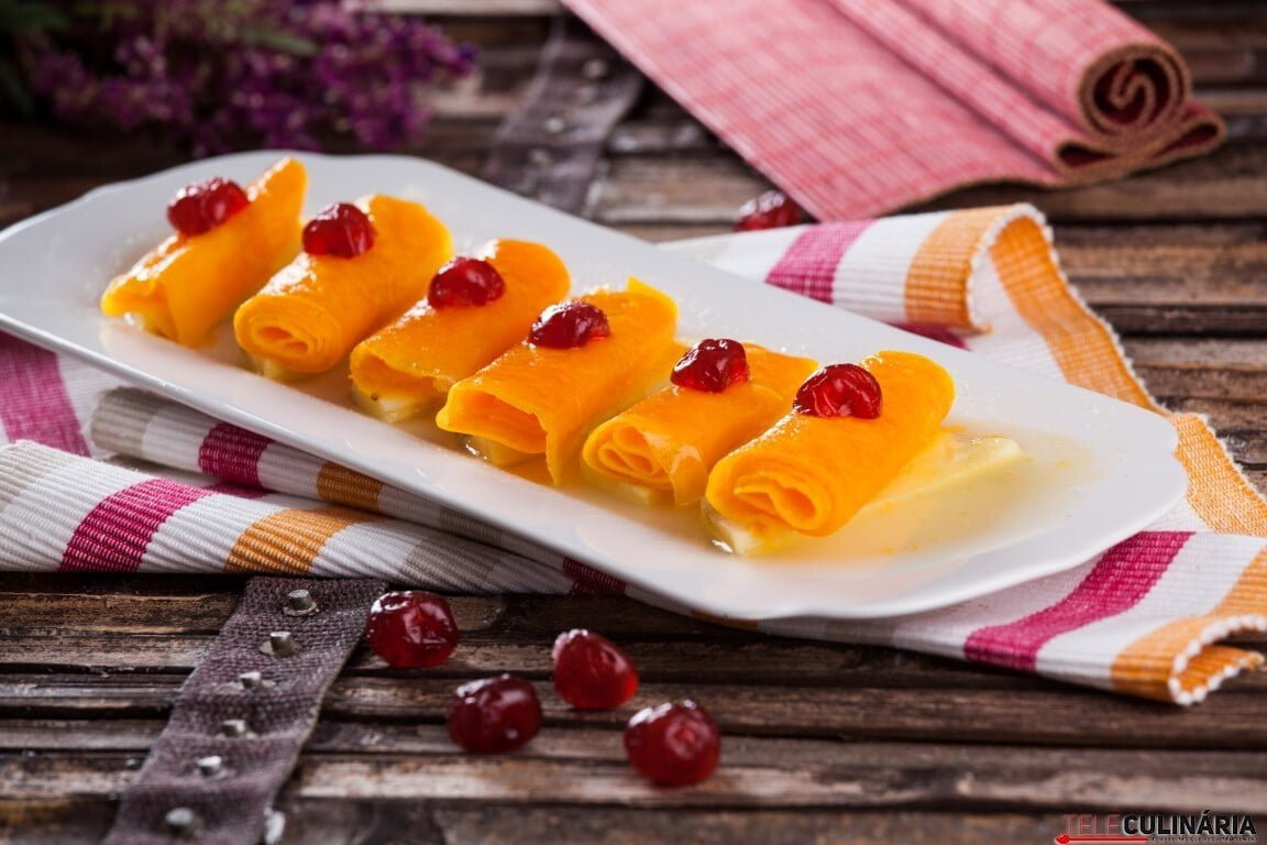 Trouxas de ovos com ananás