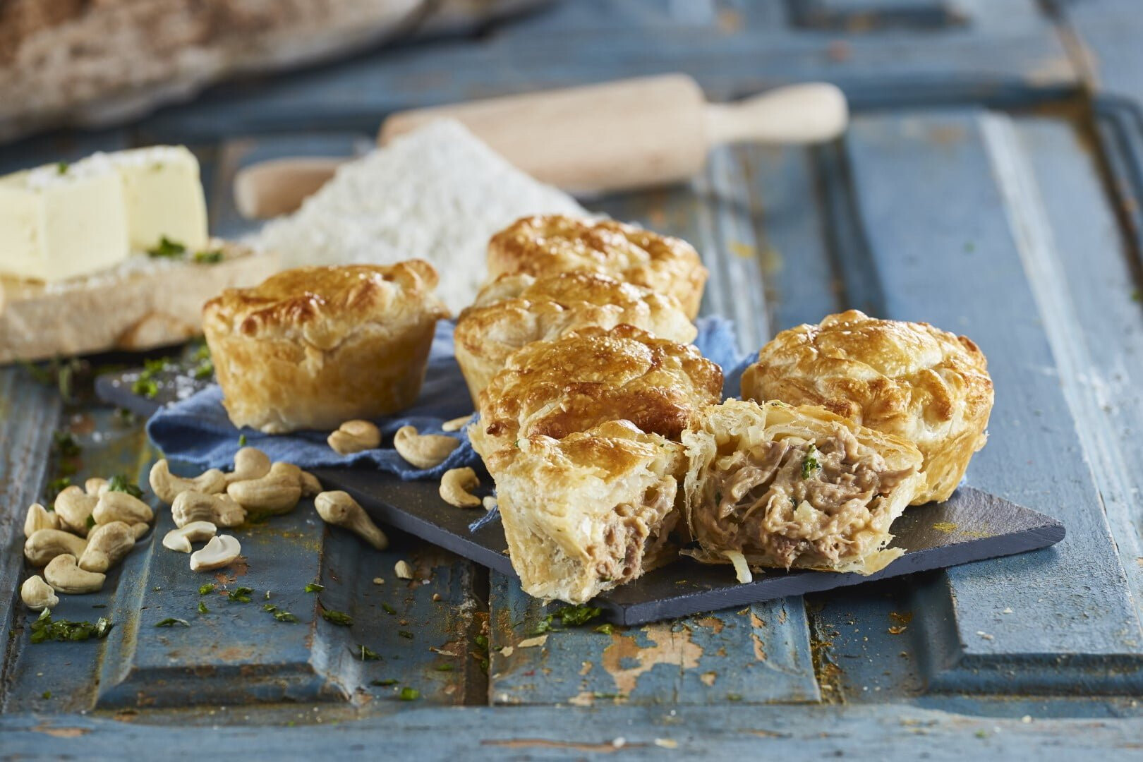 Empadas de pato com caju