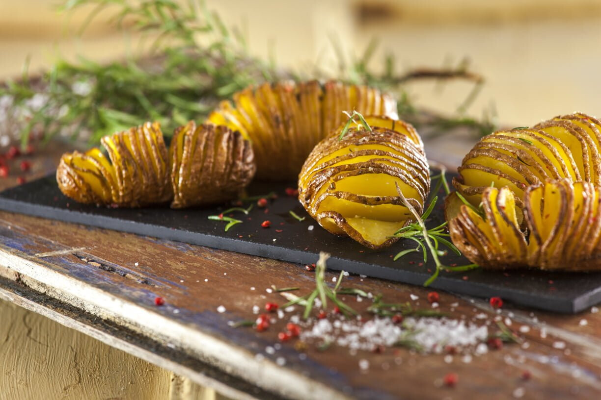 Batata laminada com alho e alecrim