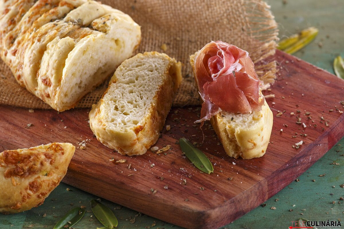 Cacete de pão de queijo