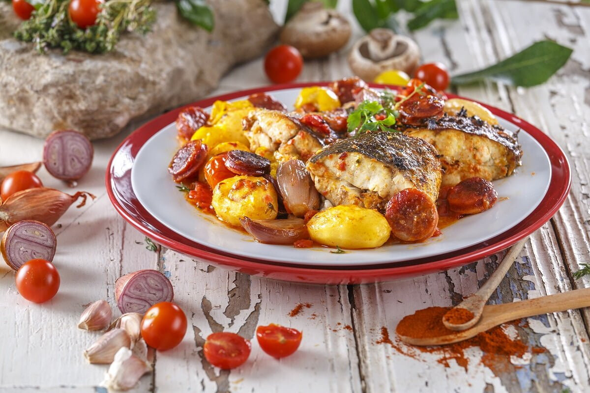 Corvina assada com batatinhas