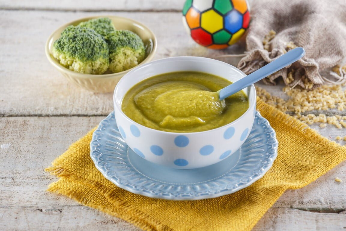 Frango com brócolos e massinhas (bebé a partir dos 9 meses)