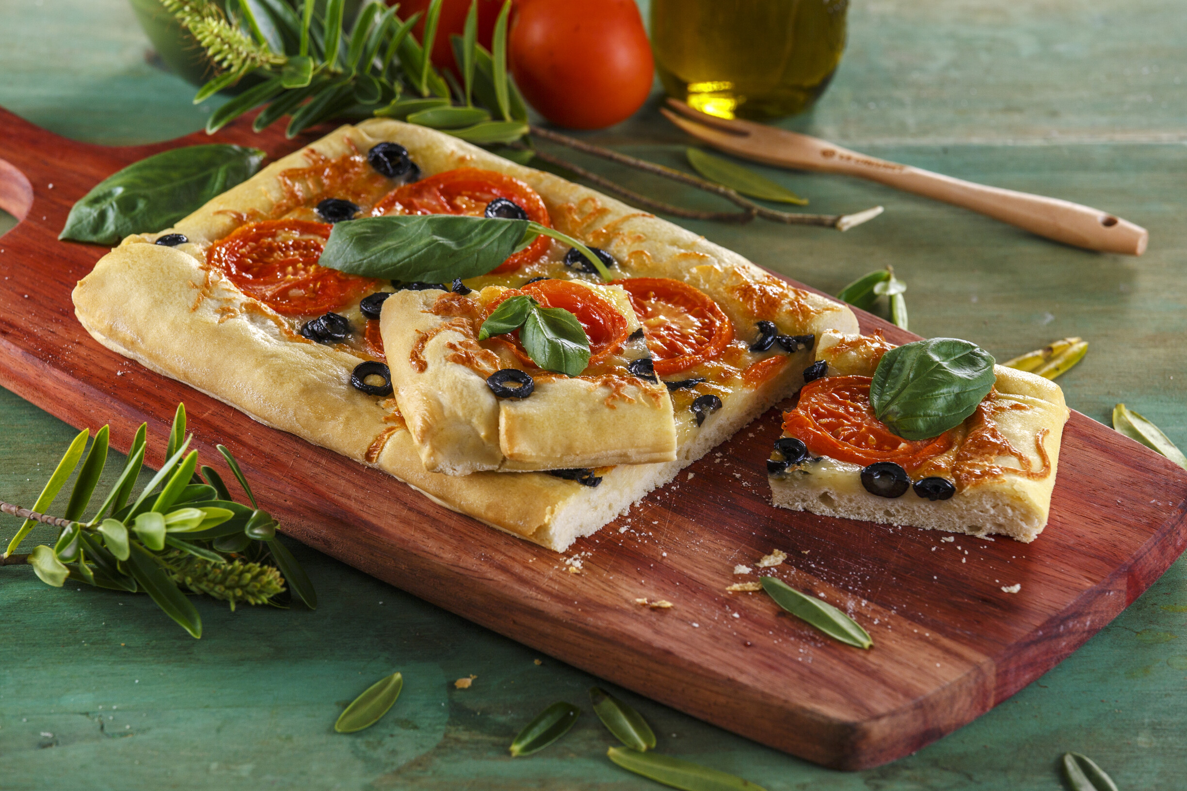 Focaccia de queijo e tomate