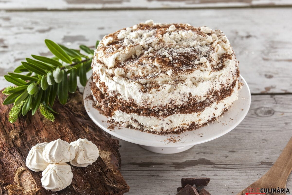 Merengue de chocolate, bolacha e nata