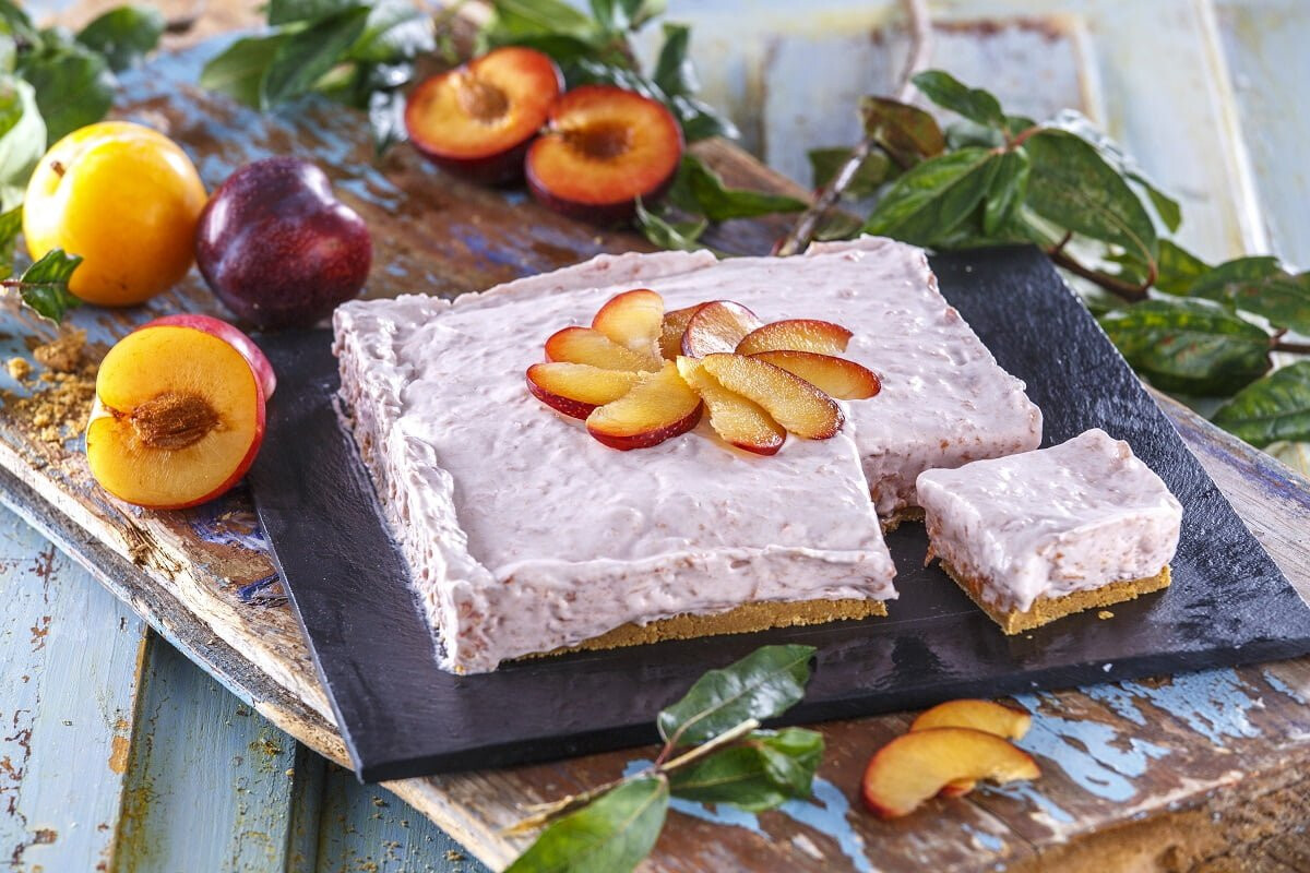 Semifrio de ameixas com vinho do Porto