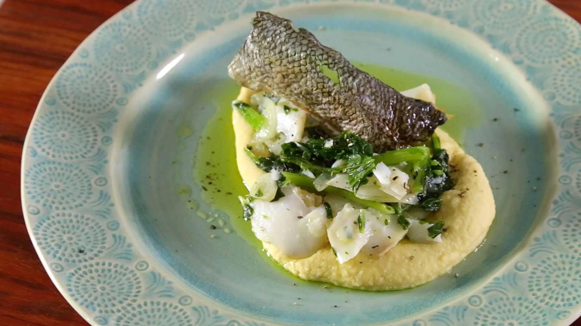 Bacalhau lascado com puré de grão