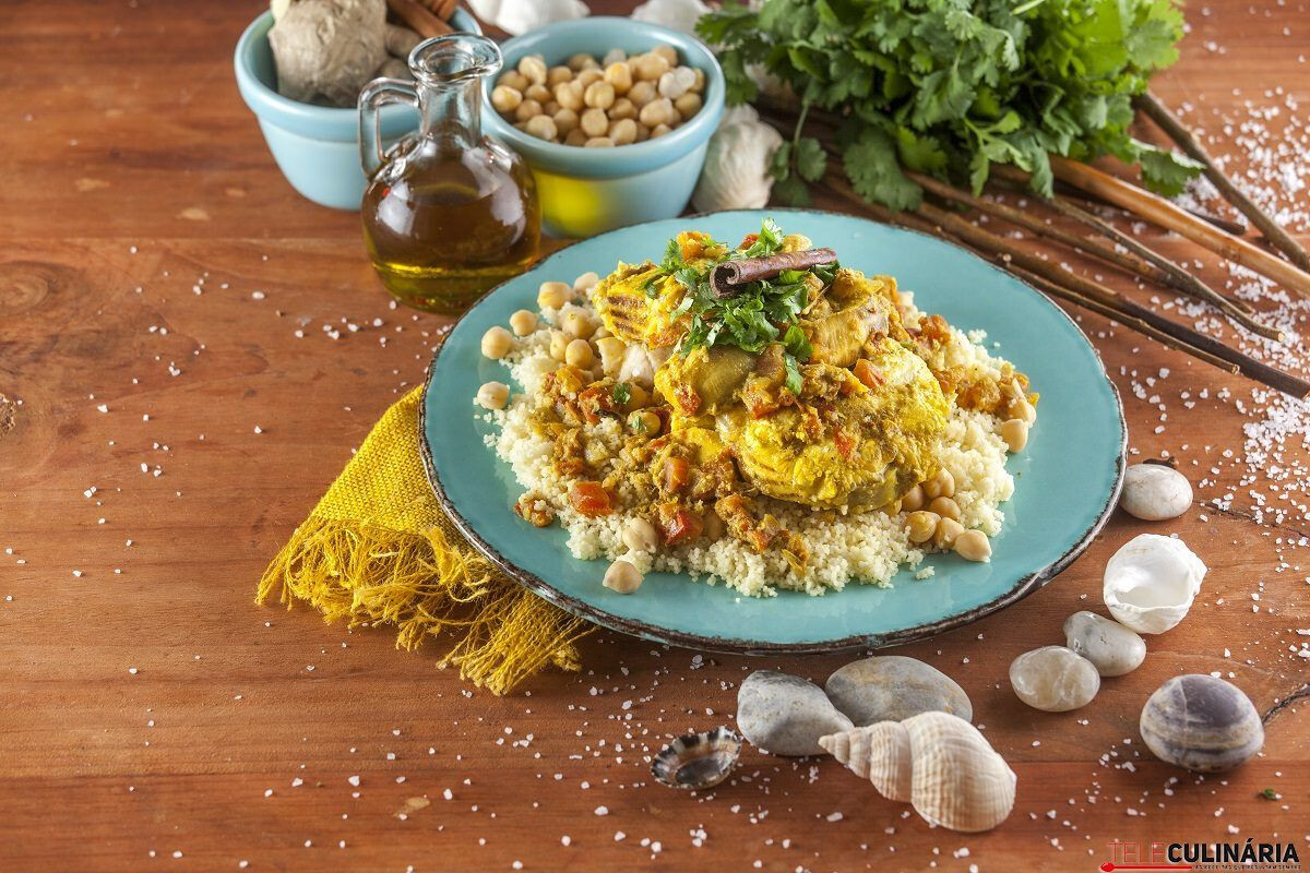 Cação com especiarias e cuscuz