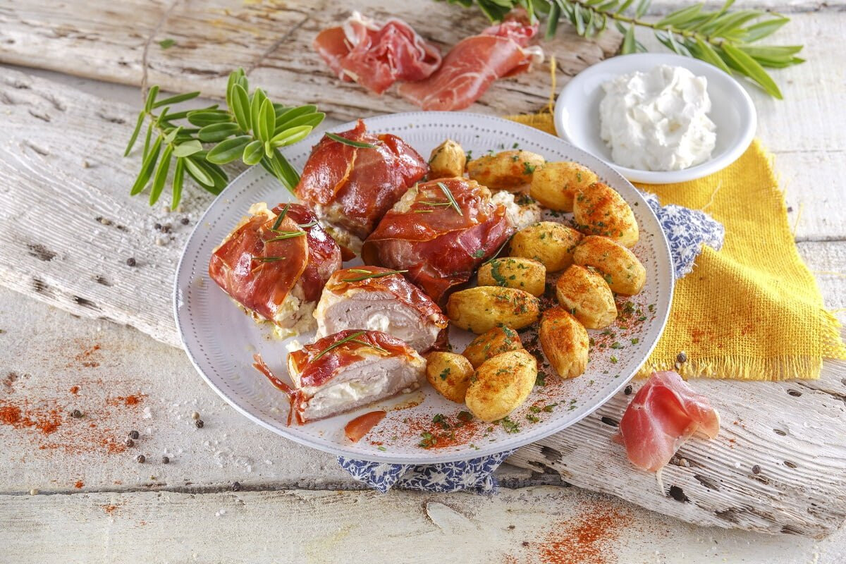 Paupiettes de peru com batatas bravas