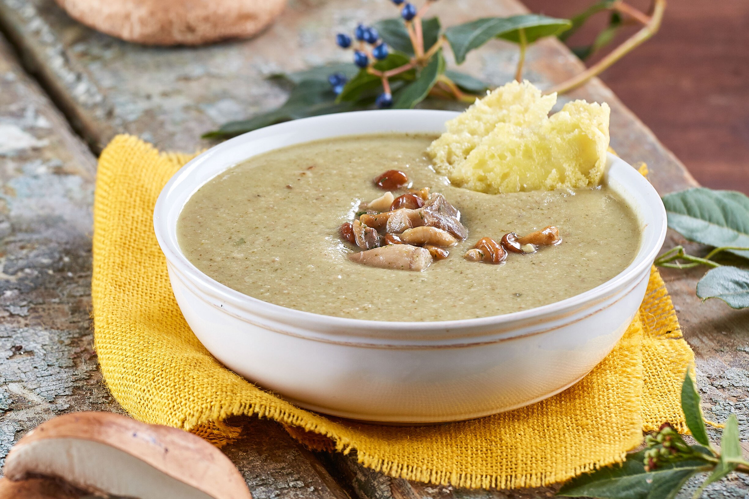 Creme de cogumelos e queijo da ilha