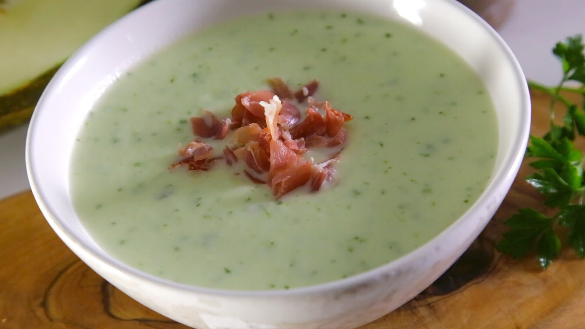 Sopa de melão com presunto