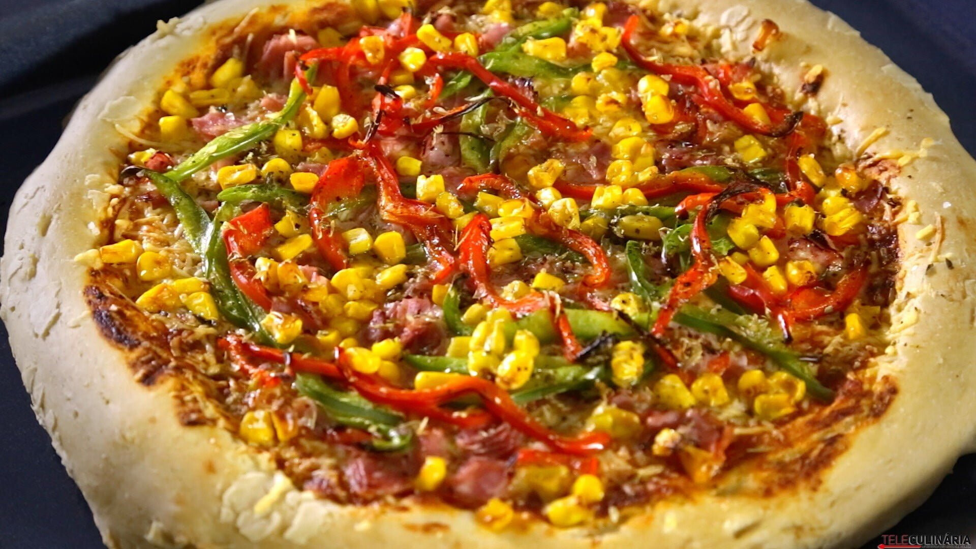 Pizza caseira (vídeo)