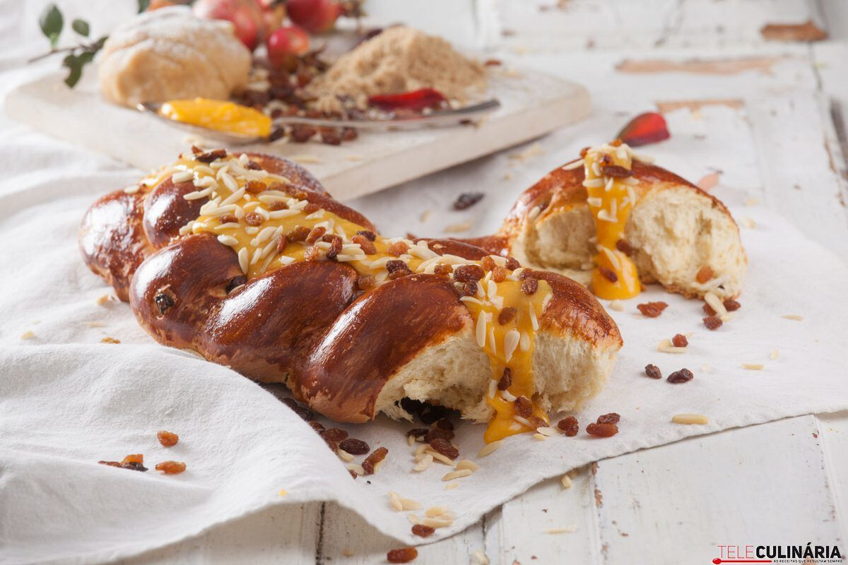 Trança com doce de ovos