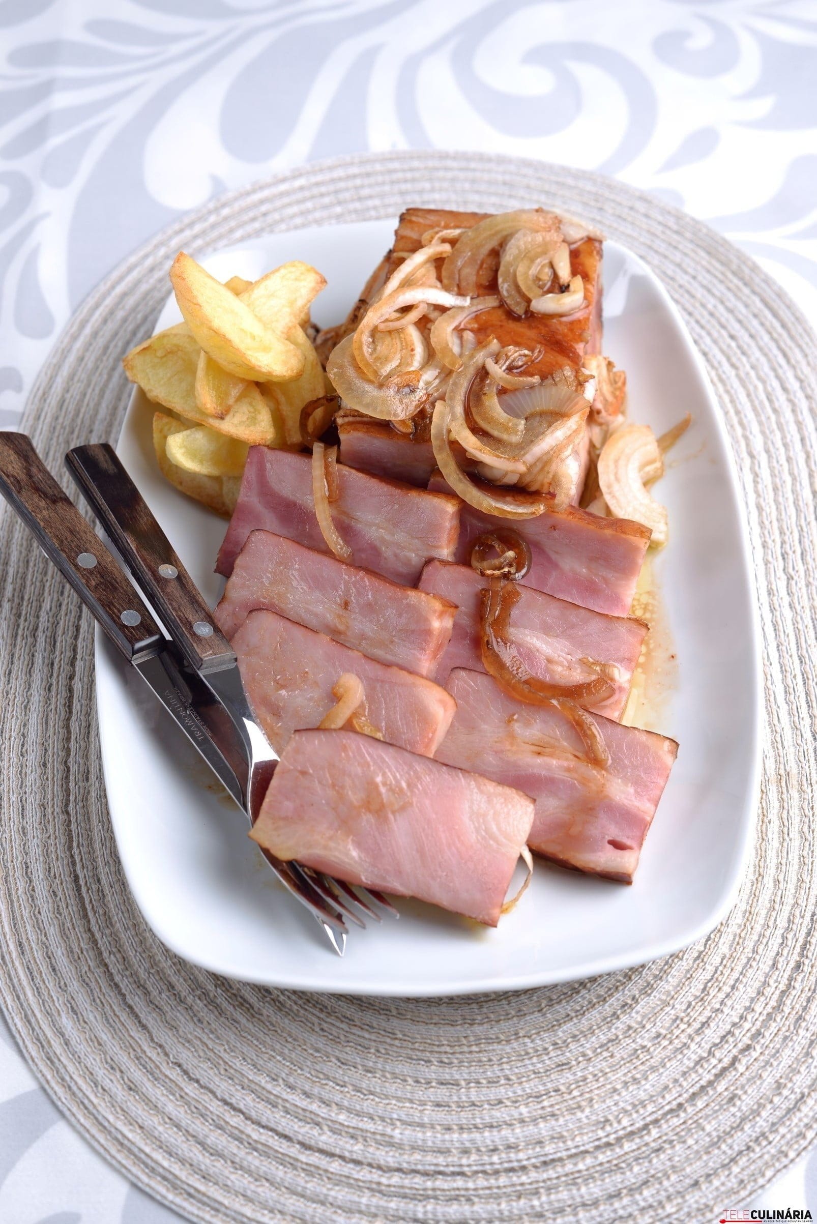 Bacon no forno com batatinhas (1) (Custom)