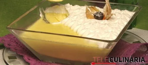 Doce de gelatina com leite