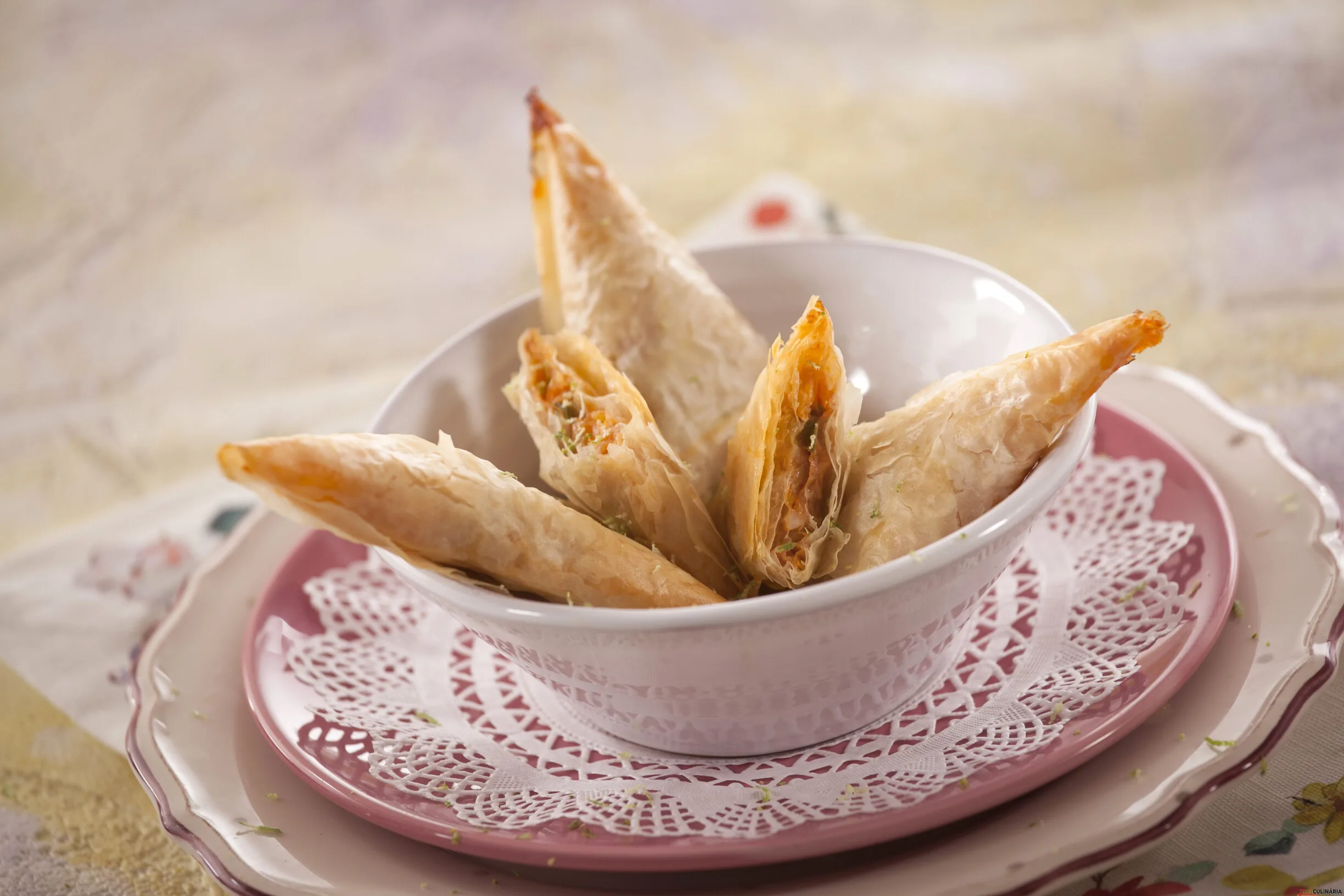 Chamuças de camarão e molho agridoce