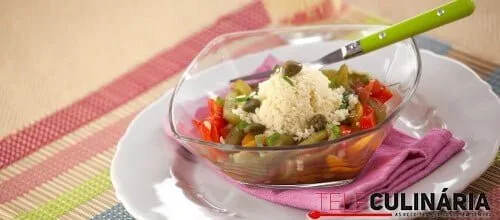Salada de pimentos com cuscuz de alcaparras